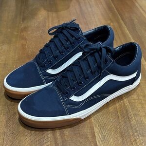 Vans Old Skool Men's Navy and White Gum Sneakers